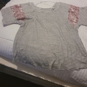 Daytrip Gray Striped Tee